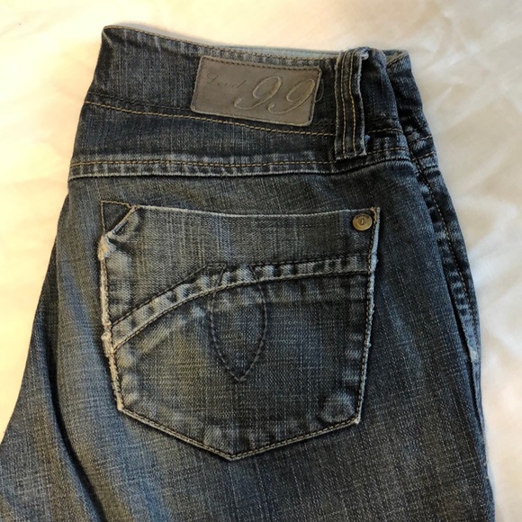 Jeans - Picture 2 of 6